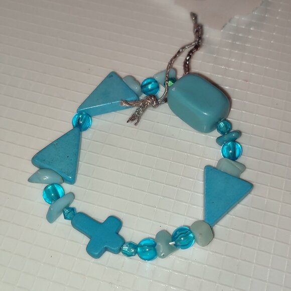 Small Wrist Bracelet Azure Blue Natural Stones Rocks Wristlet turquoise Handmade - Picture 1 of 3
